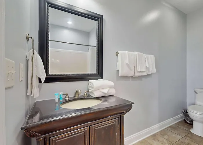 Luxury Beachfront Duplex In Morgan - Pool Elevator And Wedding-friendly