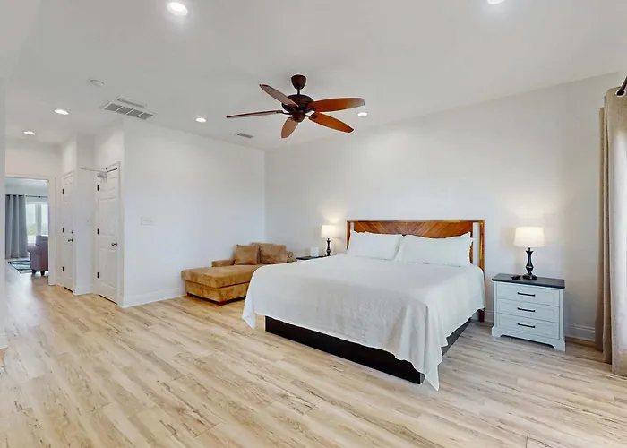 Luxury Beachfront Duplex In Morgan - Pool Elevator And Wedding-friendly Holiday home *